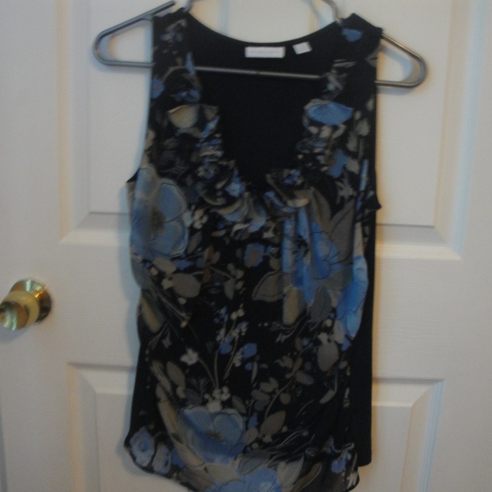 sleeveless blouse